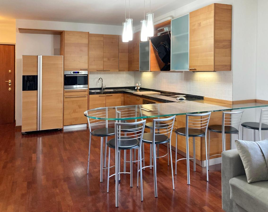 לקו Large Well-Equipped Appartement Near Como Lake מראה חיצוני תמונה