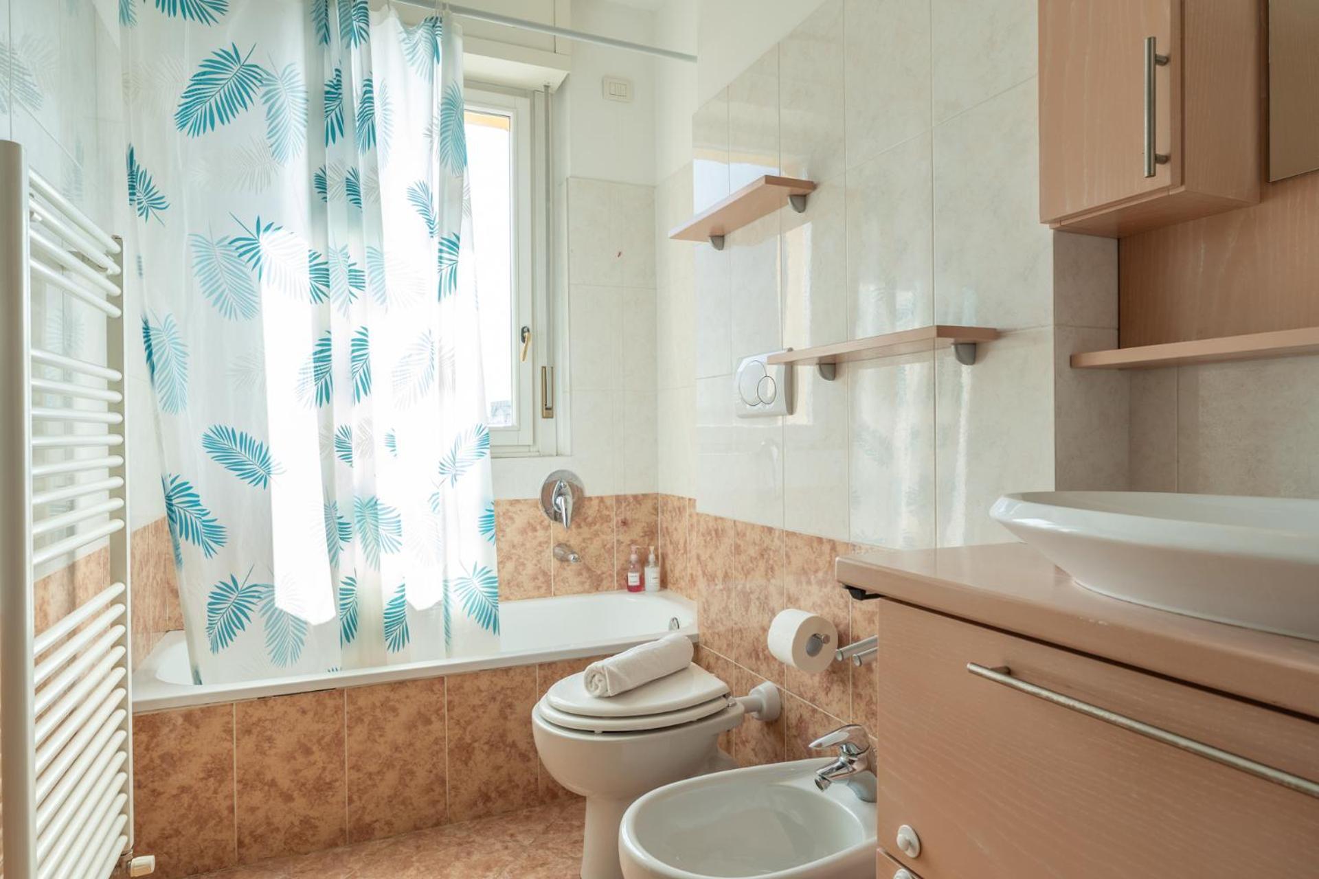 לקו Large Well-Equipped Appartement Near Como Lake מראה חיצוני תמונה